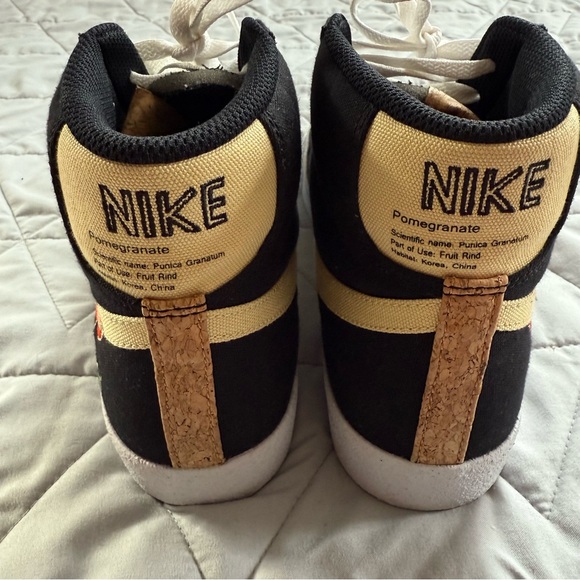 Nike Blazer Mid 77 Pomegranate - Picture 9 of 14